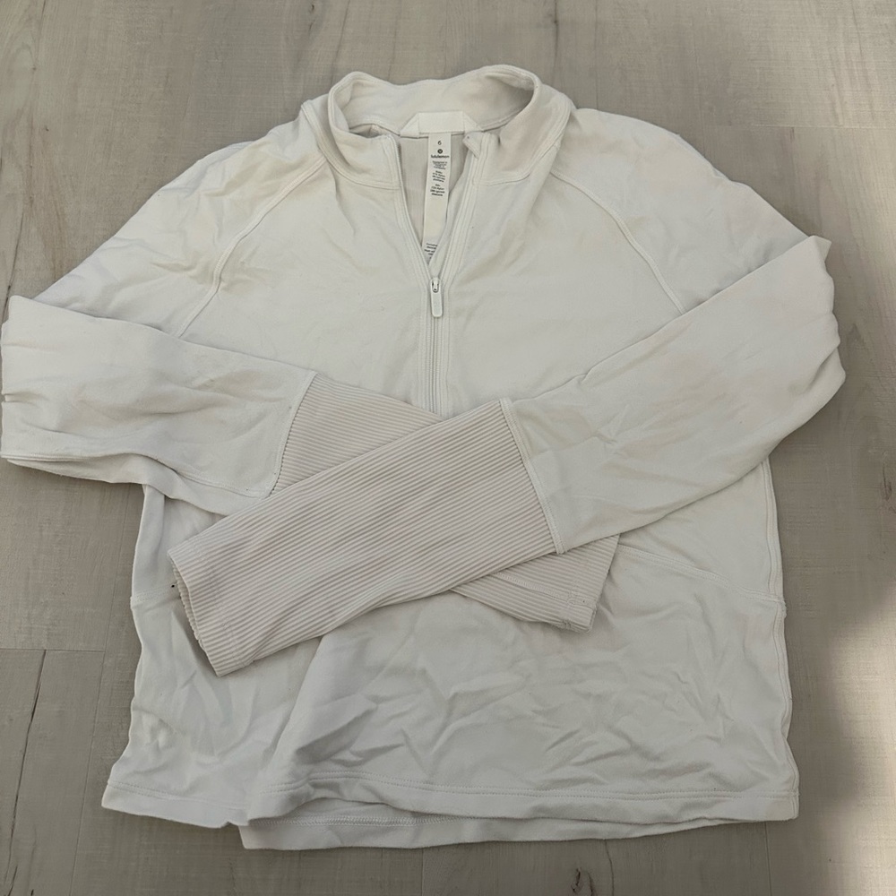 VERY RARE!!! LULULEMON WHITE HALF ZIP RIBBED SLEEVE TOP SIZE 6